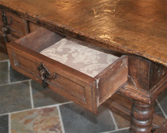 Renaissance period refectory table In Good Condition For Sale In San Francisco, CA