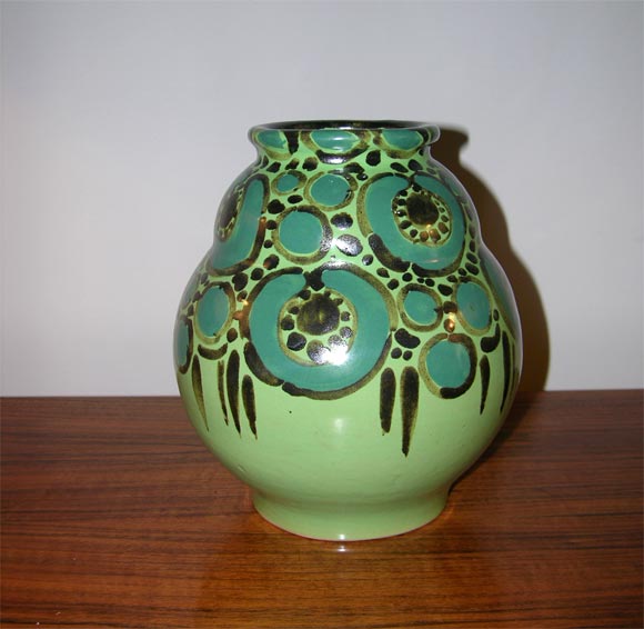 Vase en céramique émaillée, décoré à la main par Adrienne Picard.  Daté sur le fond.