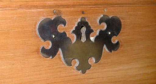 Tilt top desk