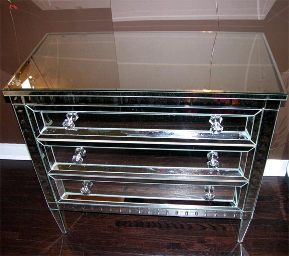 3 drawer mirrored dresser