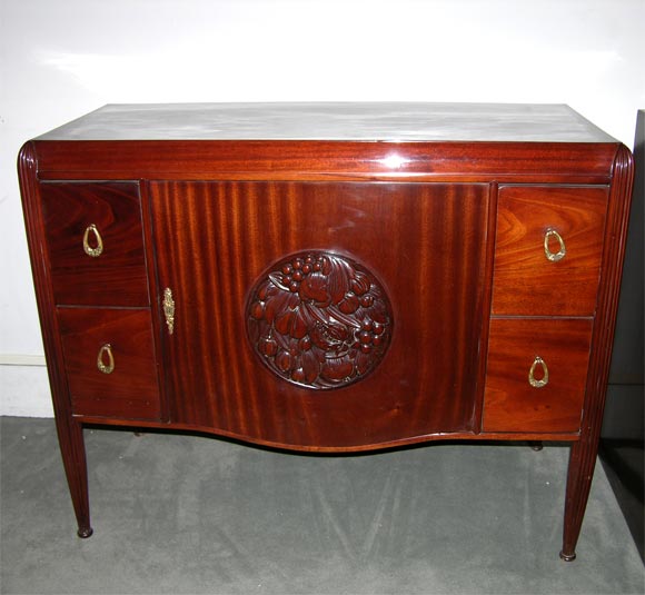 A fine Art Deco cabinet.