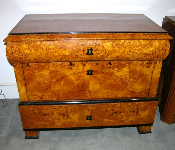 Russian A fine Neo-Classical chest of drawers. For Sale