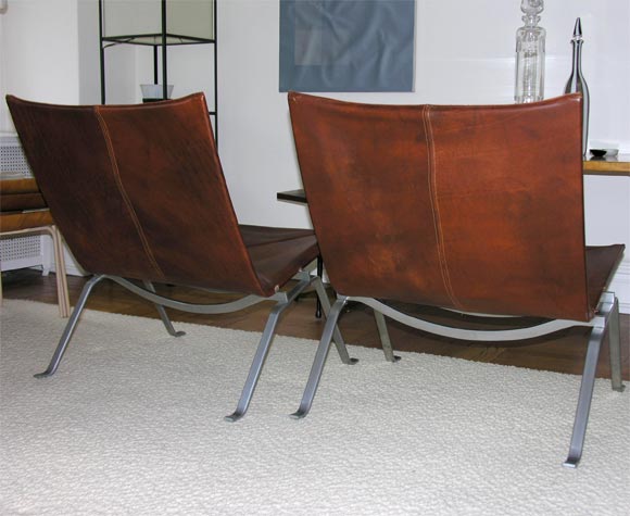 Pair of PK-22 Lounge Chairs by Poul Kjaerholm For Sale 1