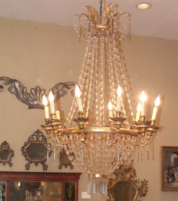Lucchese gilded 12-light chandelier