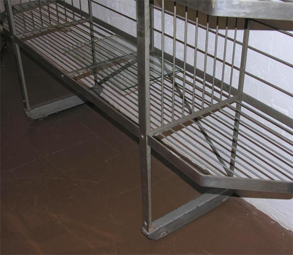 iron and aluminum deco bakers rack In Excellent Condition In West Palm Beach, FL