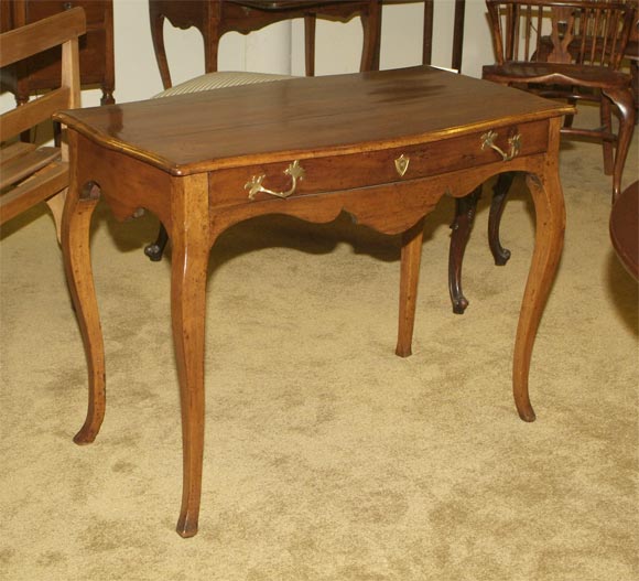 Louis XV provincial walnut table a ecrire