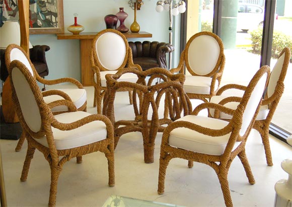 WONDERFUL WICKER TABLE WITH 6 CHAIRS
