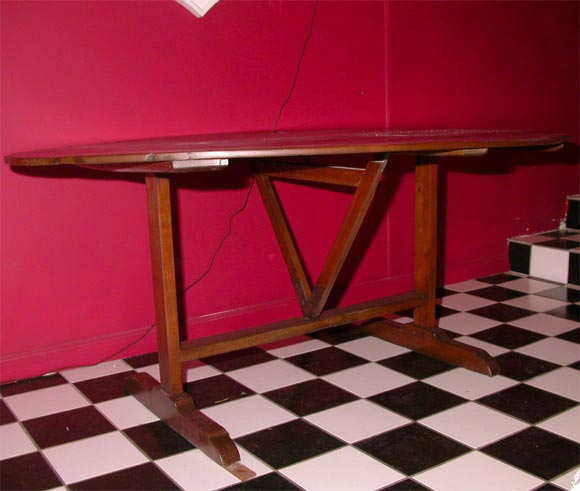 French Vigneron Table