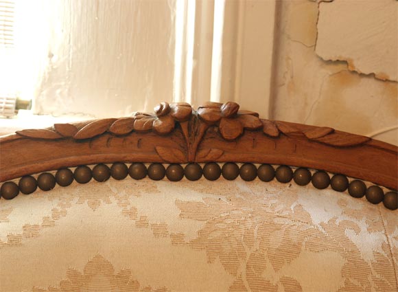 French Louis XV Style Canapé For Sale