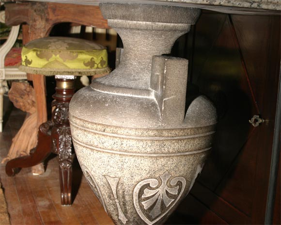 19th Century Carved Two Color Granite Table For Sale 2