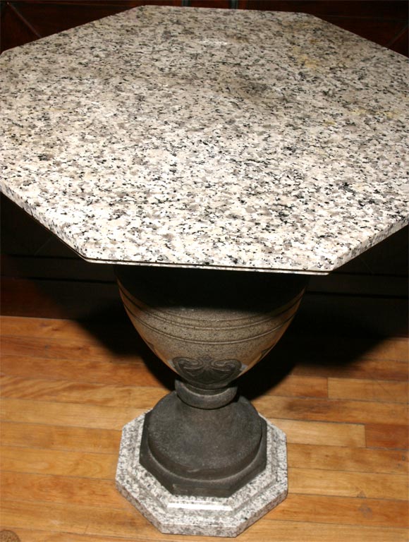 19th Century Carved Two Color Granite Table For Sale 5