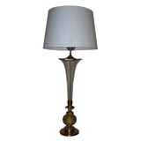 Great looking single table lamp.