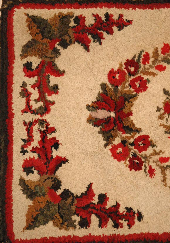 Early 20th Century Mounted Floral New England Hooked Rug In Excellent Condition For Sale In Los Angeles, CA