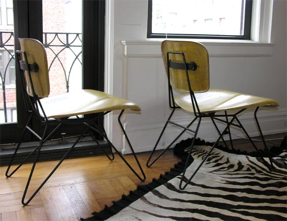 Pair of Fiberglass Lounge Chairs by Greta Grossman For Sale 2