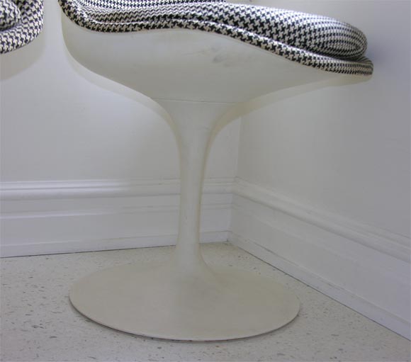 Six Saarinen tulip chairs by Knoll, Alexander Girard  fabric For Sale 1