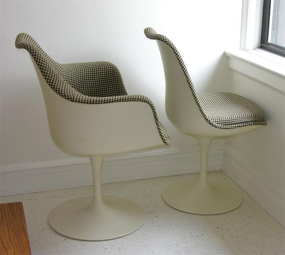 Six Saarinen tulip chairs by Knoll, Alexander Girard  fabric For Sale 3