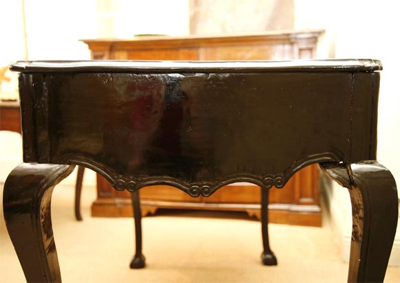 * 6038  EBONY HUNT TABLE 1