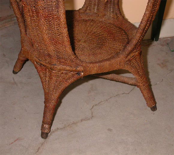 Round  Wicker Table 2