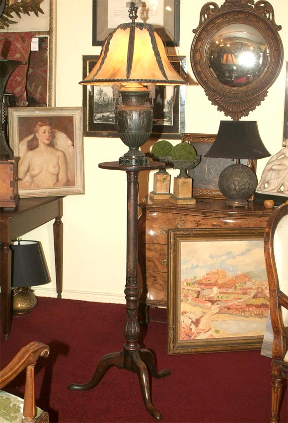 Neoclassical Sphelter Urn-Shaped Lamp on Marble Base