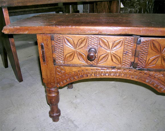 Nahuala Table