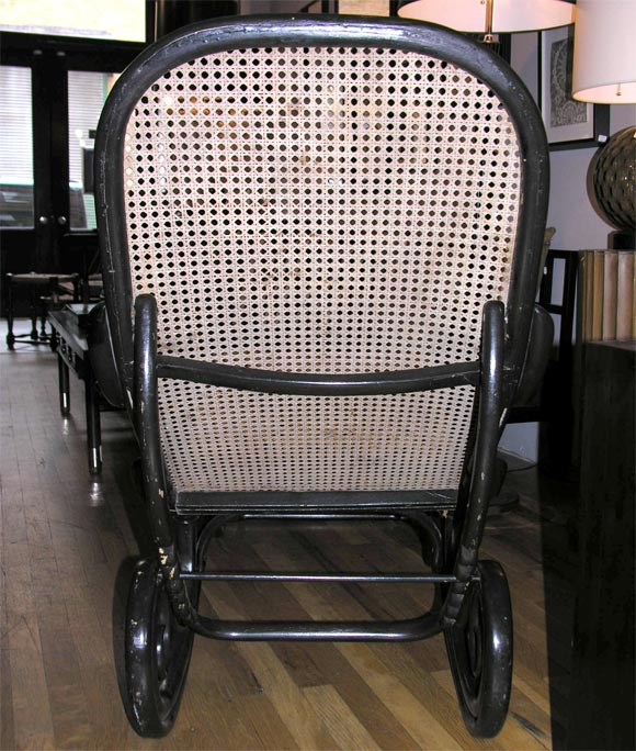 Bentwood Antique Thonet Chaise Longue For Sale