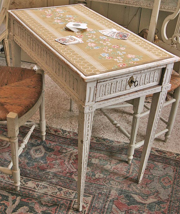 Spieltisch im Louis XVI-Stil (Gemalt) im Angebot
