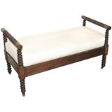 19THC SPINDLE DAY BED/SMALL SCALE WITH LINEN SEAT CUSHION