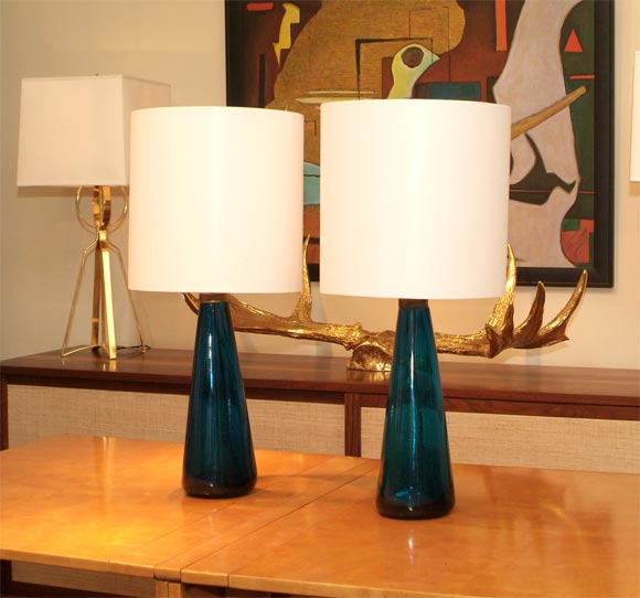 Pair of Venini Cobalt Blue Table Lamps In Excellent Condition For Sale In San Francisco, CA