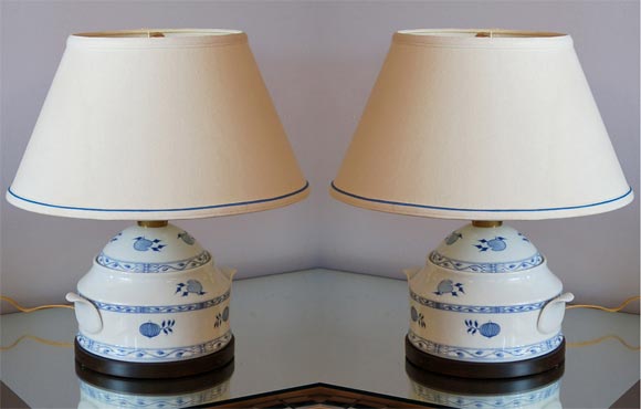Pair of 70's Asian Porcelain Lamps