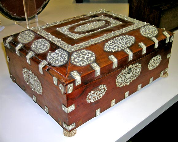 An Anglo-Indian ivory-mounted hardwood table box For Sale 5