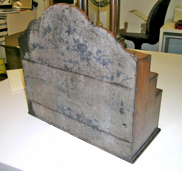 An oak cutlery stand