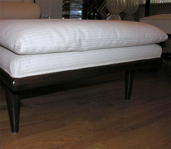 Robsjohn-Gibbings chaise lounge In Excellent Condition In New York, NY