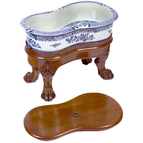 19th Century English Export Blue and White Bidet