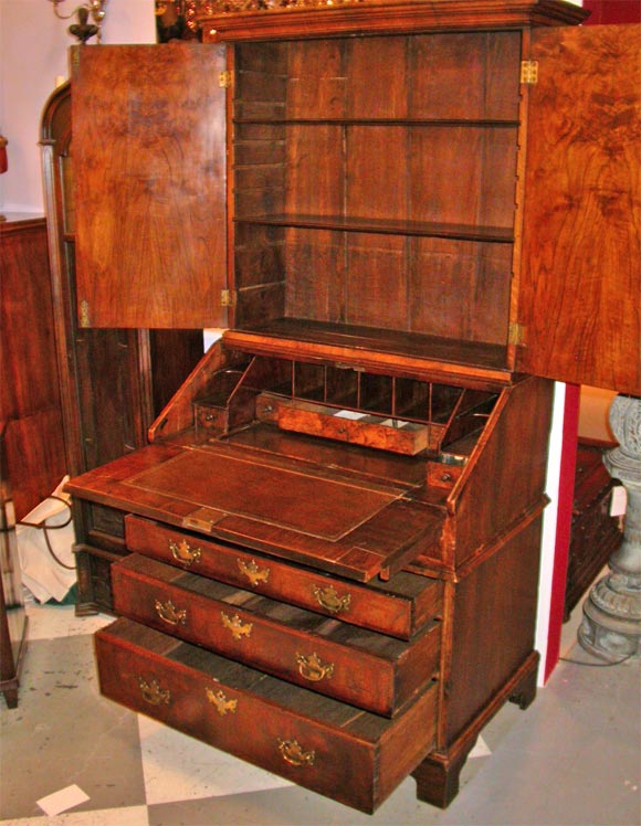Queen Anne Secretary 1