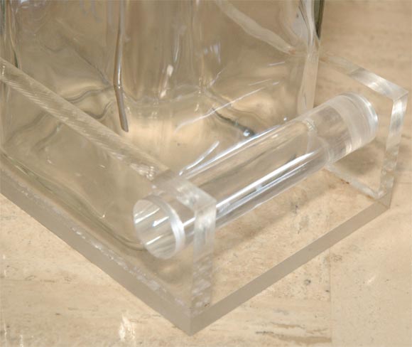 Classic Decanter Set with Lucite Holder 2