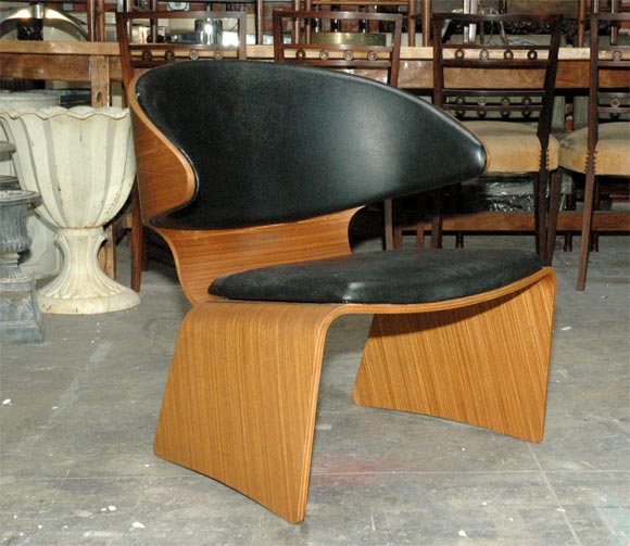 Hans Olsen Bikini chair upholstered in black leather