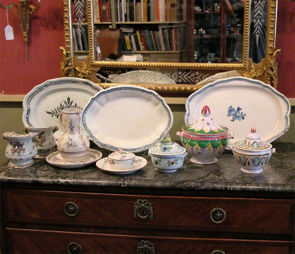 Early 19th century French hand painted faience tureen, decorated with swags and tassels, Les Lisettes, circa 1820