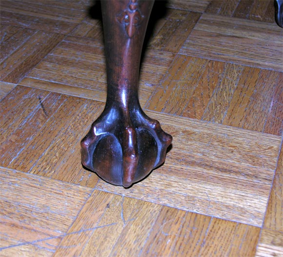 19th Century Georgian Mahogany Stool with Carved Shell On knees