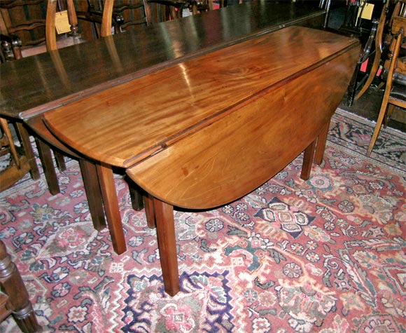 19th Century Mahogany Hunt Table.