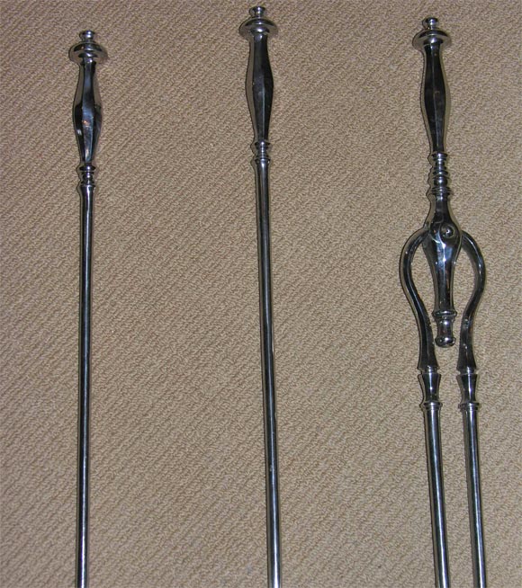 English 19th Century Polished Steel Fire Tools In Good Condition For Sale In Greenwich, CT