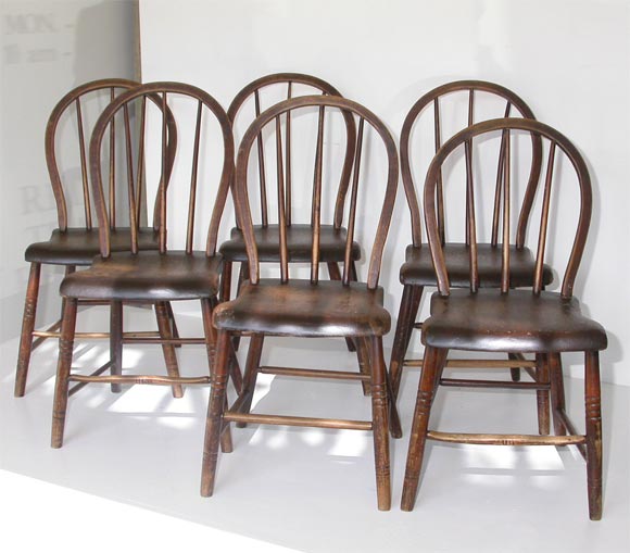 19THC SET OF SIX BOW BACK PLANK BOTTOM CHAIRS