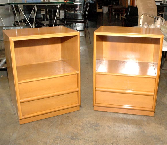 Nice, clean pair of nightstands,made for Widdicomb