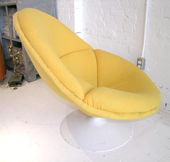 Pierre Paulin Chair 553 For Sale 1