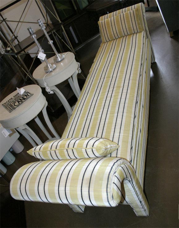 Salon Bench