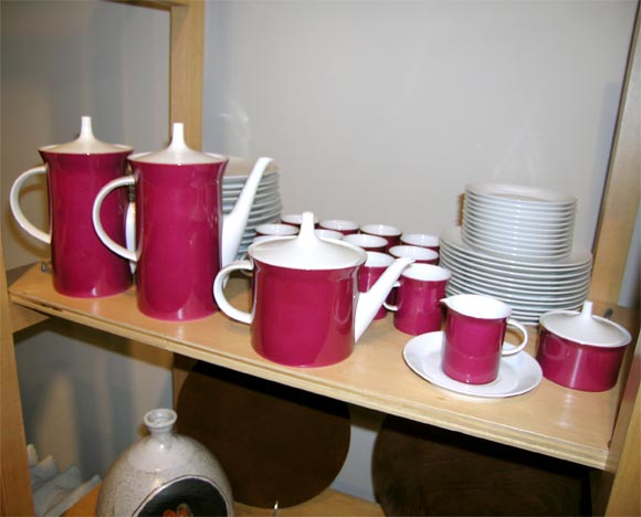 Place setting for  twelve: 12 Dinner, 12 Salad, 12 tea/coffee, 12 saucers<br />
2 Coffee and1 Tea Pitcher , 1 cream 1 sugar. Gorgeous unusual color.