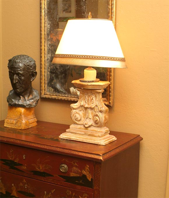 Corinthian Capitol Table Lamp