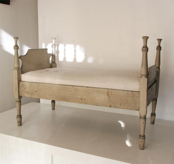 RARE 19THC ORIGINAL  WHITE PAINTED YOUTH BED