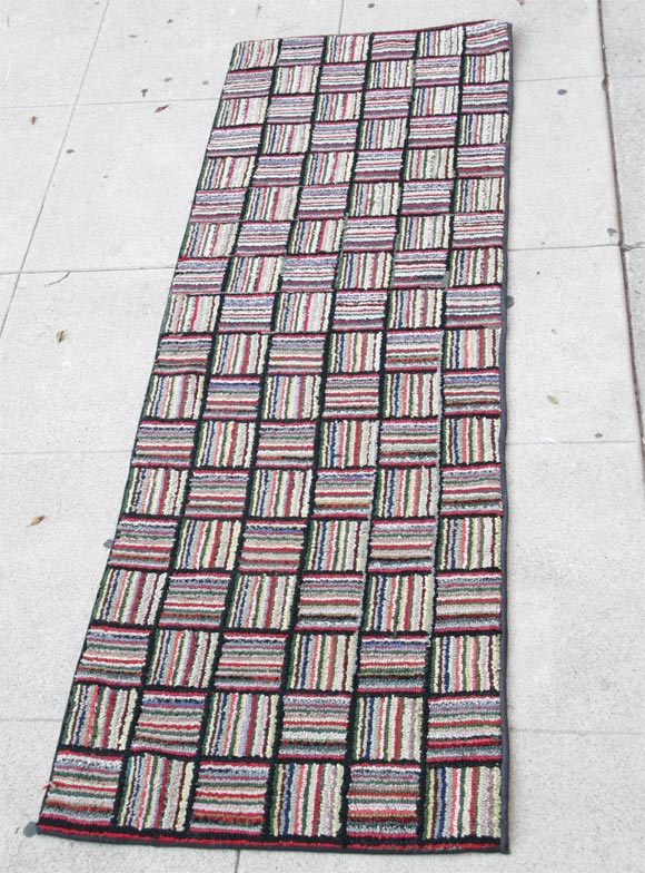 1930S HAND HOOKED RUNNER RUG/LOG CABIN PATTERN