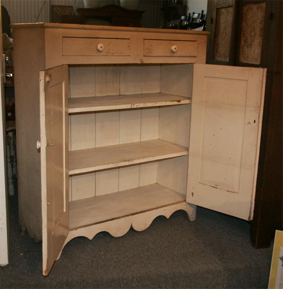 19THC  ORIGINAL CREAM/WHITE JELLY CUPBOARD 2