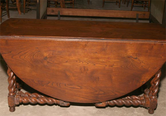 Ovaler Gateleg-Tisch aus Kastanienholz, 19. Jahrhundert im Angebot 1